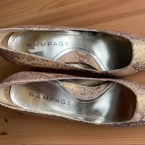 Rampage Snake Print Pointed Heels - Picture 6 of 10